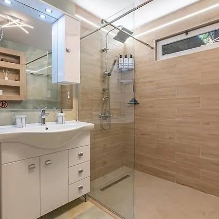 Harmony Modern Near Sea Apartment